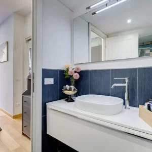 Bagno moderno dell’appartamento Lovely Home Fabrizia a Roma