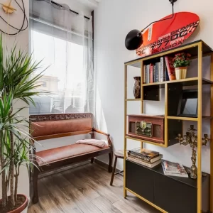 Soggiorno luminoso dell’appartamento Stylish Home Fabrizia a Roma, quartiere San Giovanni