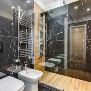 Bagno moderno dell’appartamento Roma in Relax Two Rooms Fabrizia a Roma