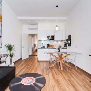 Cucina attrezzata dell’appartamento Roma in Relax Two Rooms Fabrizia a Roma