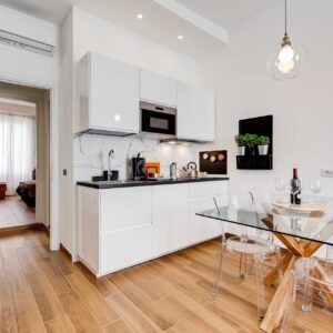 Cucina attrezzata dell’appartamento Roma in Relax Two Rooms Fabrizia a Roma