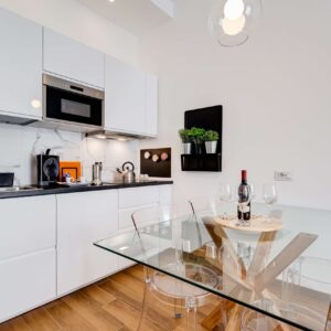 Cucina attrezzata dell’appartamento Roma in Relax Two Rooms Fabrizia a Roma